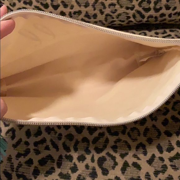 Cute Bath and Body Works cosmetic bag. - Picture 3 of 3